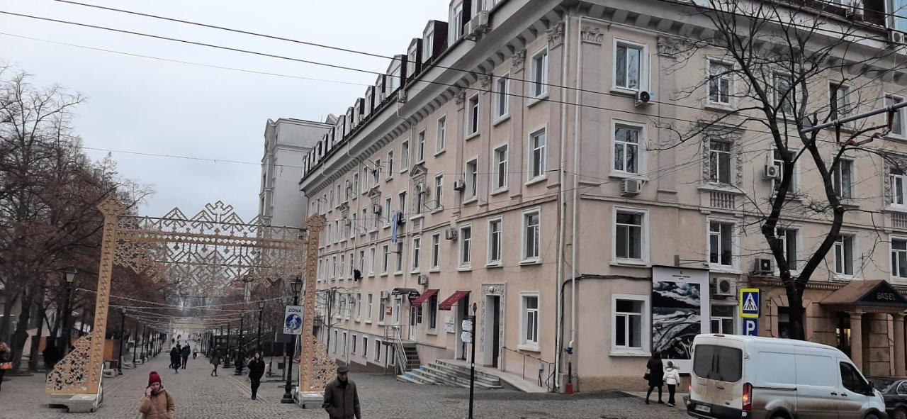 Cathedral Park And Pedestrian Zone Ultracentral Cozy Apartment In Chisinau Eksteriør bilde