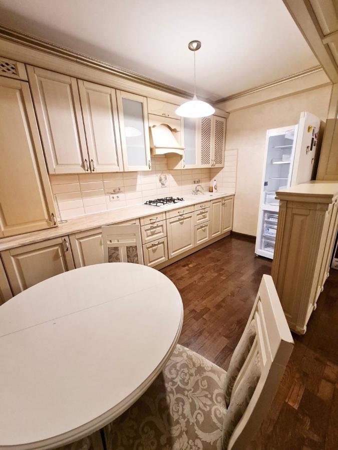 Cathedral Park And Pedestrian Zone Ultracentral Cozy Apartment In Chisinau Eksteriør bilde