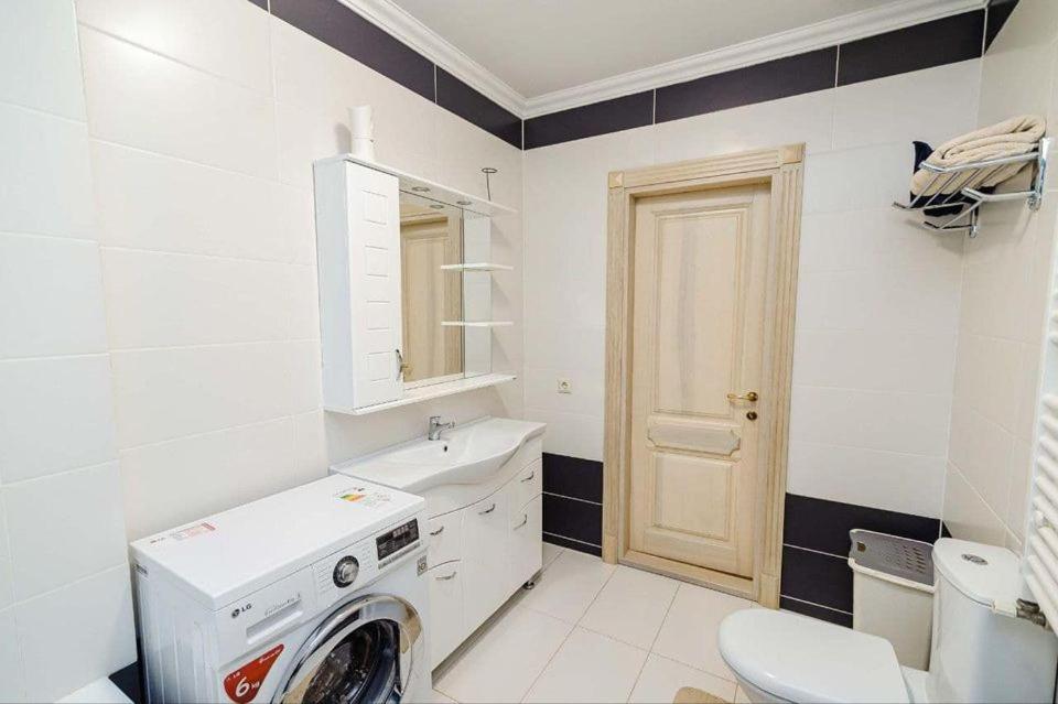 Cathedral Park And Pedestrian Zone Ultracentral Cozy Apartment In Chisinau Eksteriør bilde